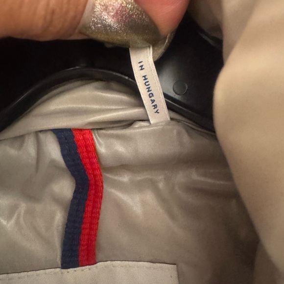 Moncler
Guery Giubbotto Down Jacket - Picture 11 of 12